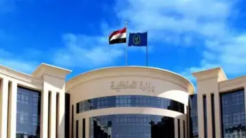 حملات مرورية مكثفة تضبط 807 مخالفات وترفع 30 سيارة ودراجة نارية متهالكة